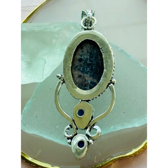 925 Sterling 


 Sodalite and Tanzanite Pendant - Picture 5 of 7